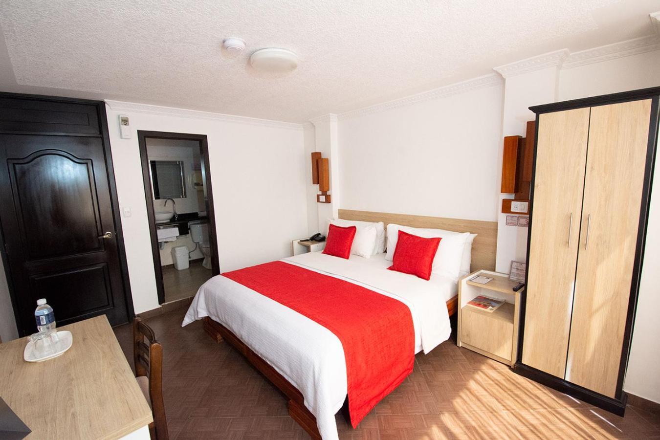 Hotel Plaza Victoria Ибара Екстериор снимка