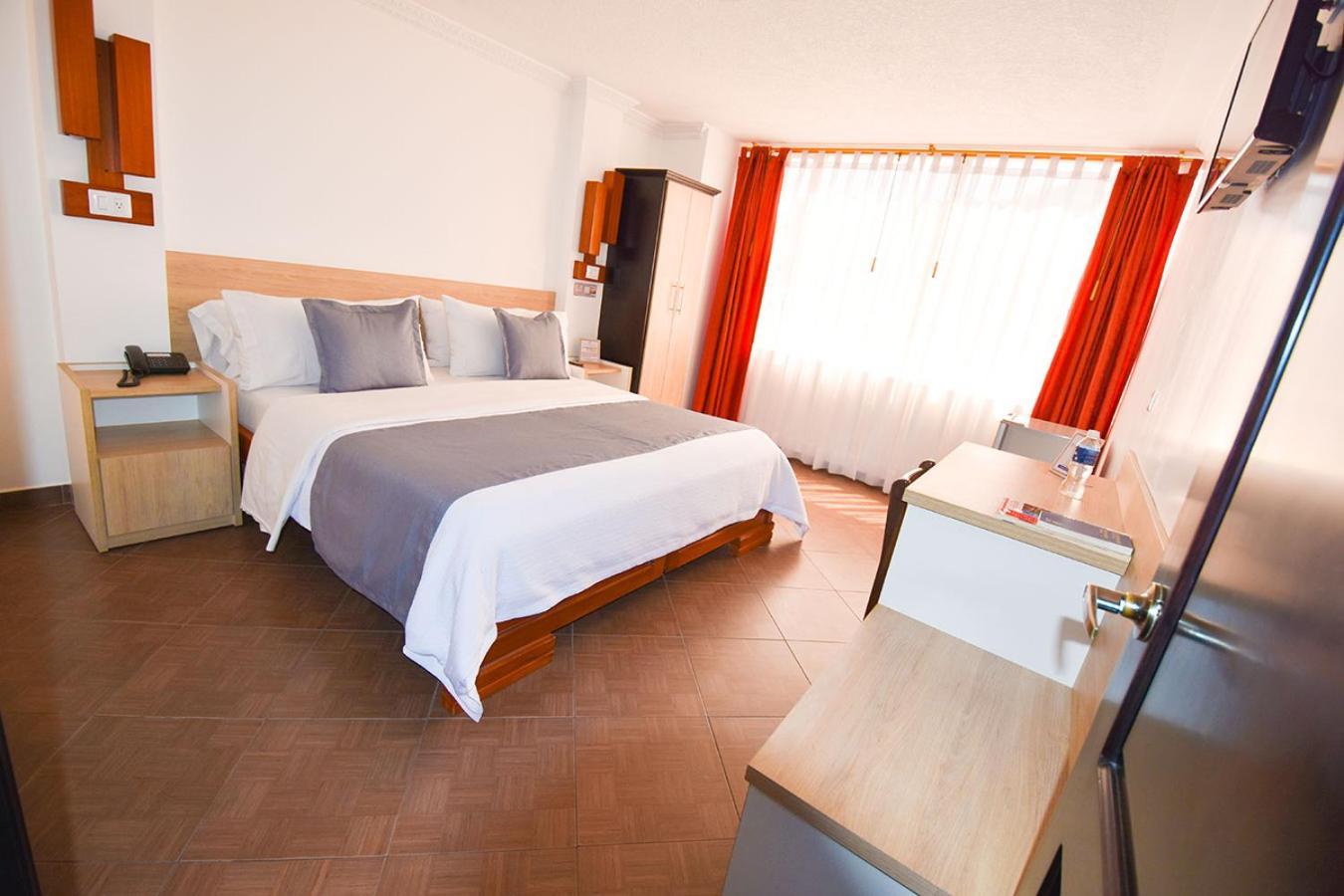 Hotel Plaza Victoria Ибара Екстериор снимка