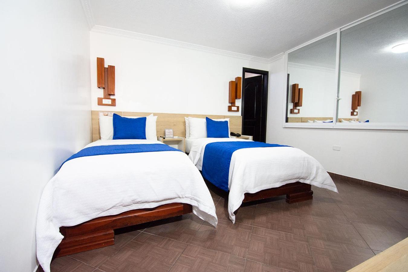 Hotel Plaza Victoria Ибара Екстериор снимка