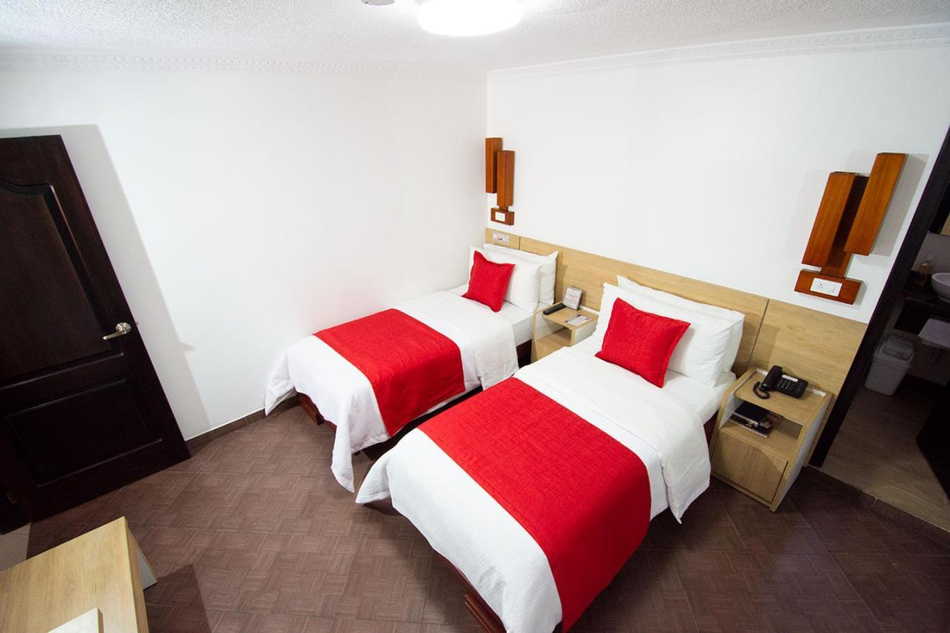 Hotel Plaza Victoria Ибара Екстериор снимка