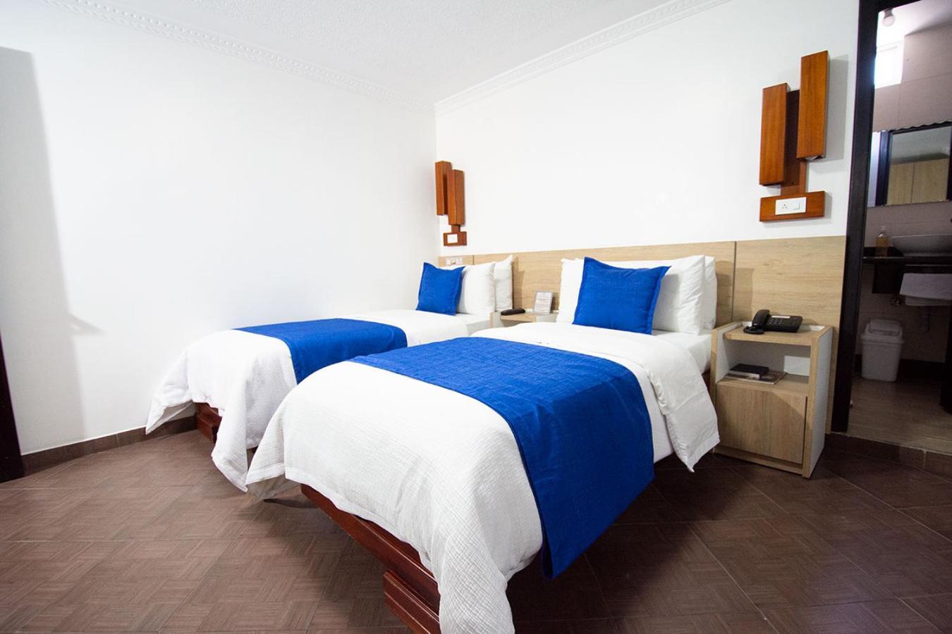 Hotel Plaza Victoria Ибара Екстериор снимка