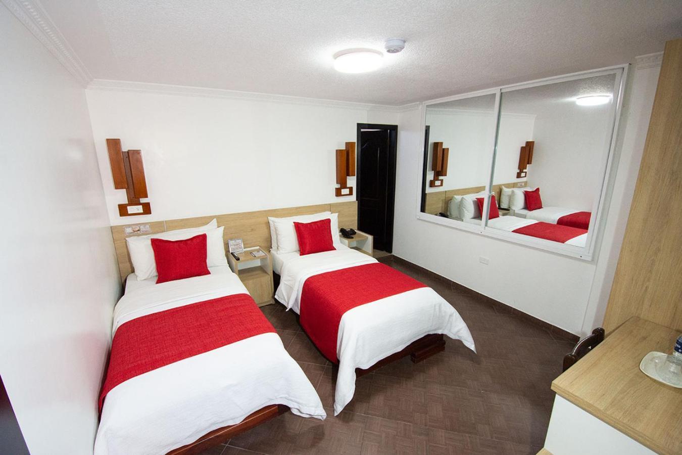 Hotel Plaza Victoria Ибара Екстериор снимка