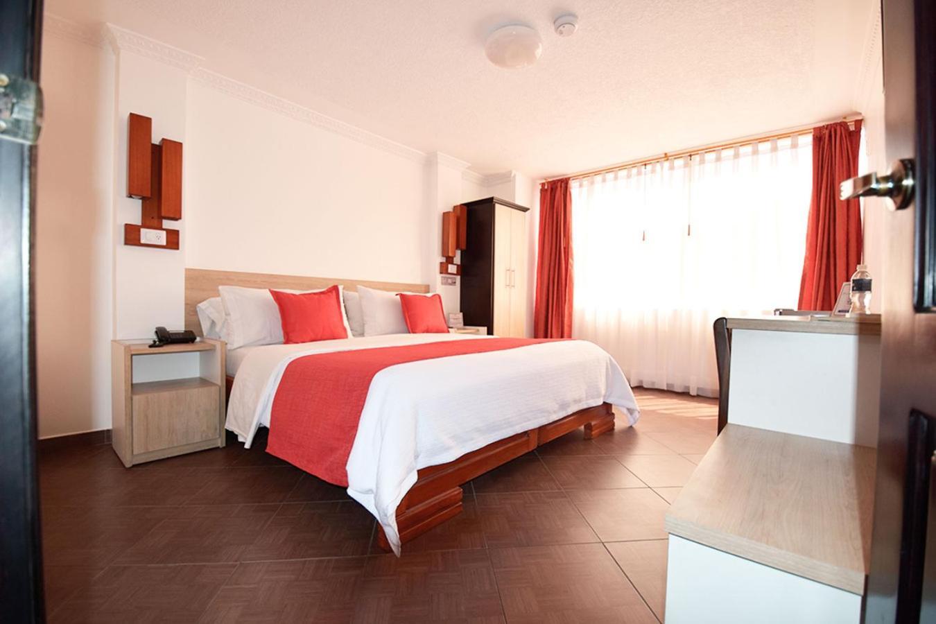 Hotel Plaza Victoria Ибара Екстериор снимка