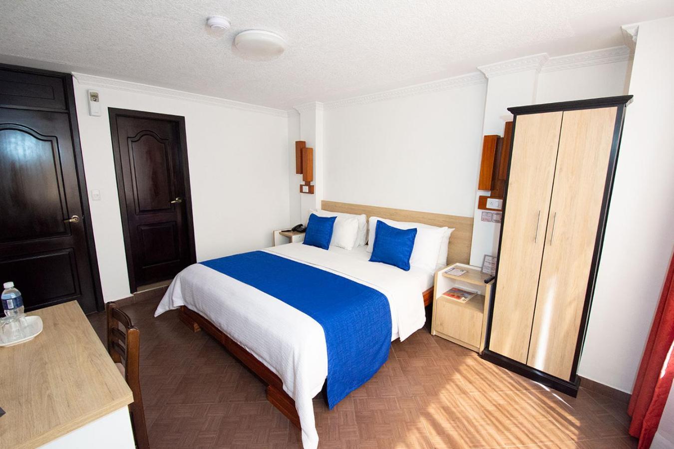 Hotel Plaza Victoria Ибара Екстериор снимка