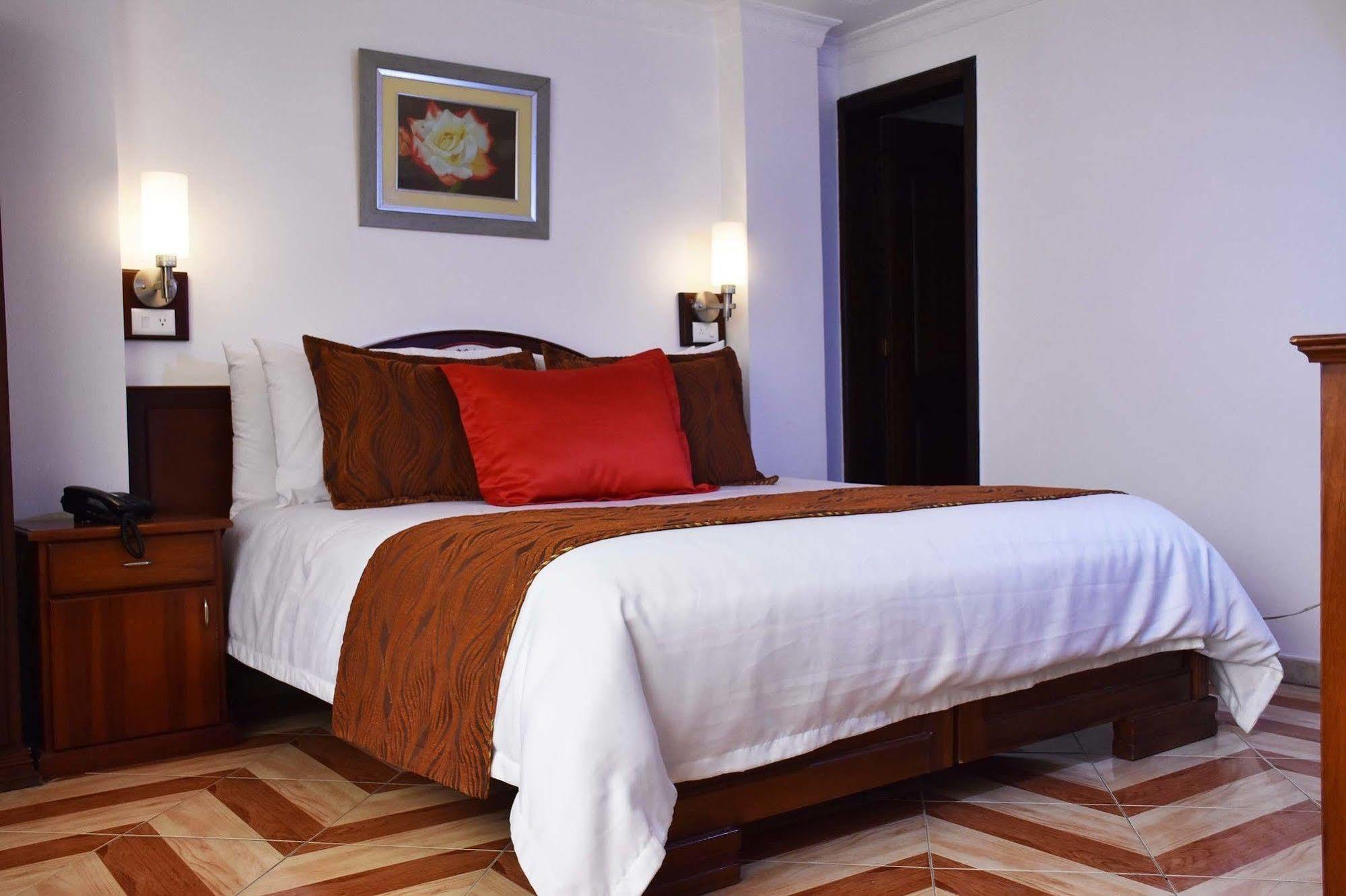 Hotel Plaza Victoria Ибара Екстериор снимка