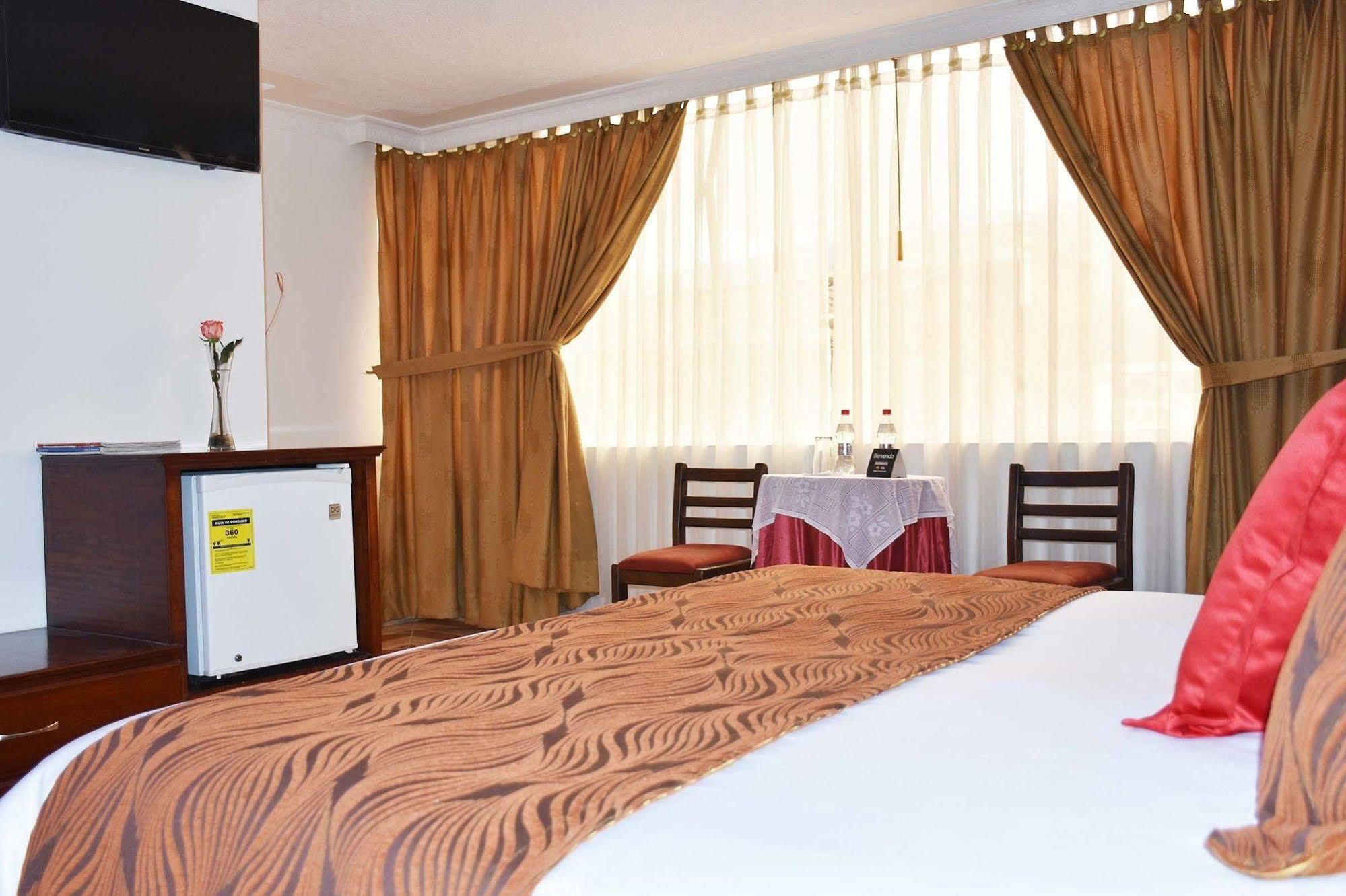 Hotel Plaza Victoria Ибара Екстериор снимка