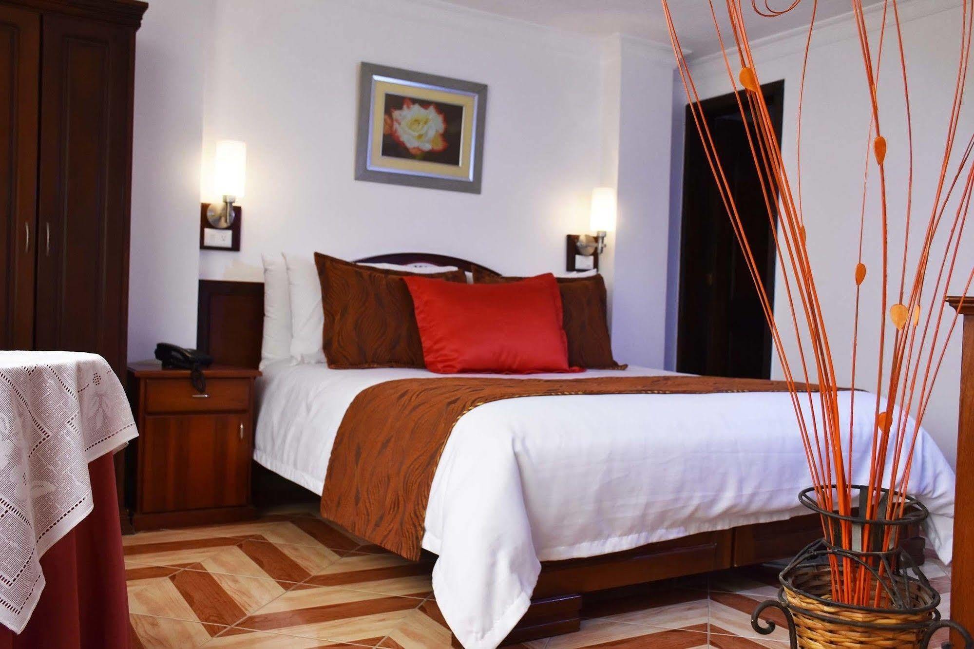 Hotel Plaza Victoria Ибара Екстериор снимка